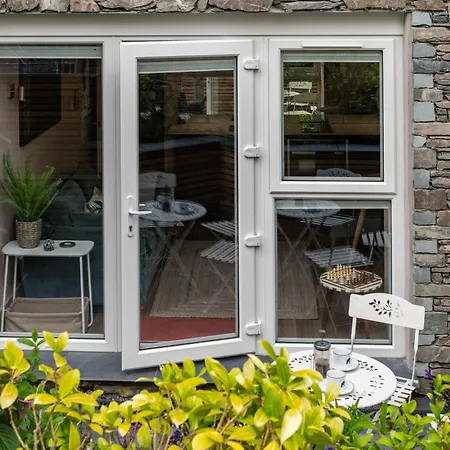 Cosy Lakeland Flat Between & Windermere 아파트 보우네스온윈더미어