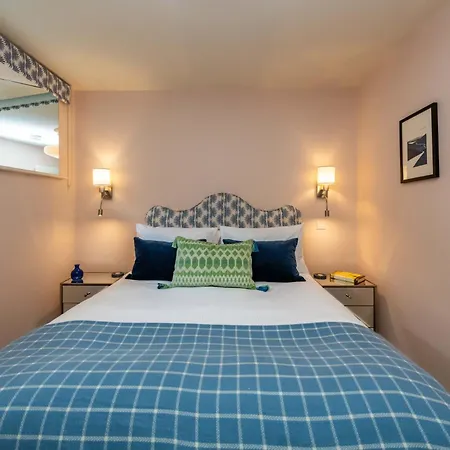 Cosy Lakeland Flat Between & Windermere *