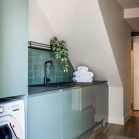 Cosy Lakeland Flat Between & Windermere