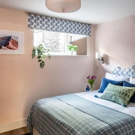 Cosy Lakeland Flat Between & Windermere Apartament