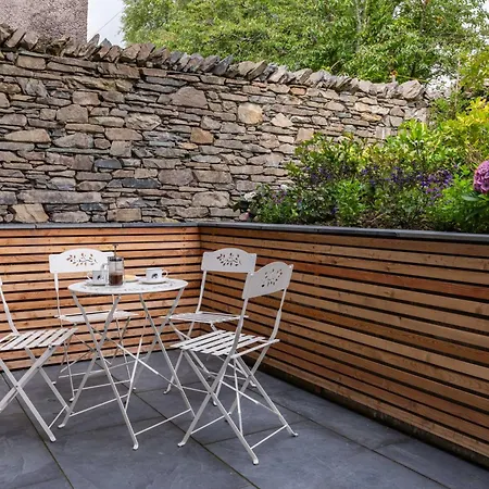 Cosy Lakeland Flat Between & Windermere Bowness-on-Windermere