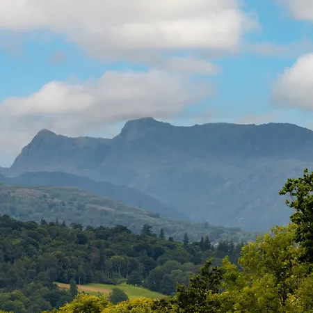 Cosy Lakeland Flat Between & Windermere Apartman *